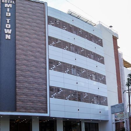 Hotel Midtown Vadodara Eksteriør bilde