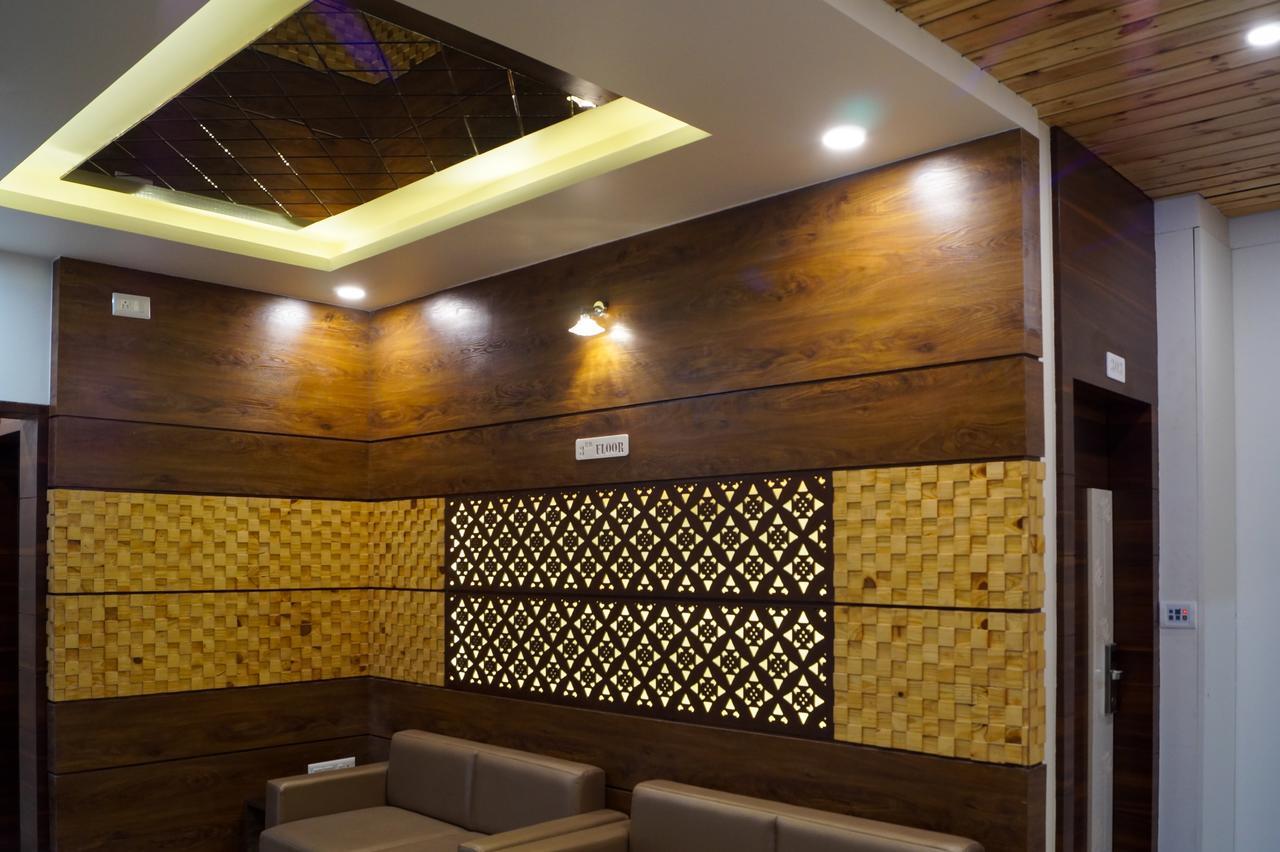 Hotel Midtown Vadodara Eksteriør bilde