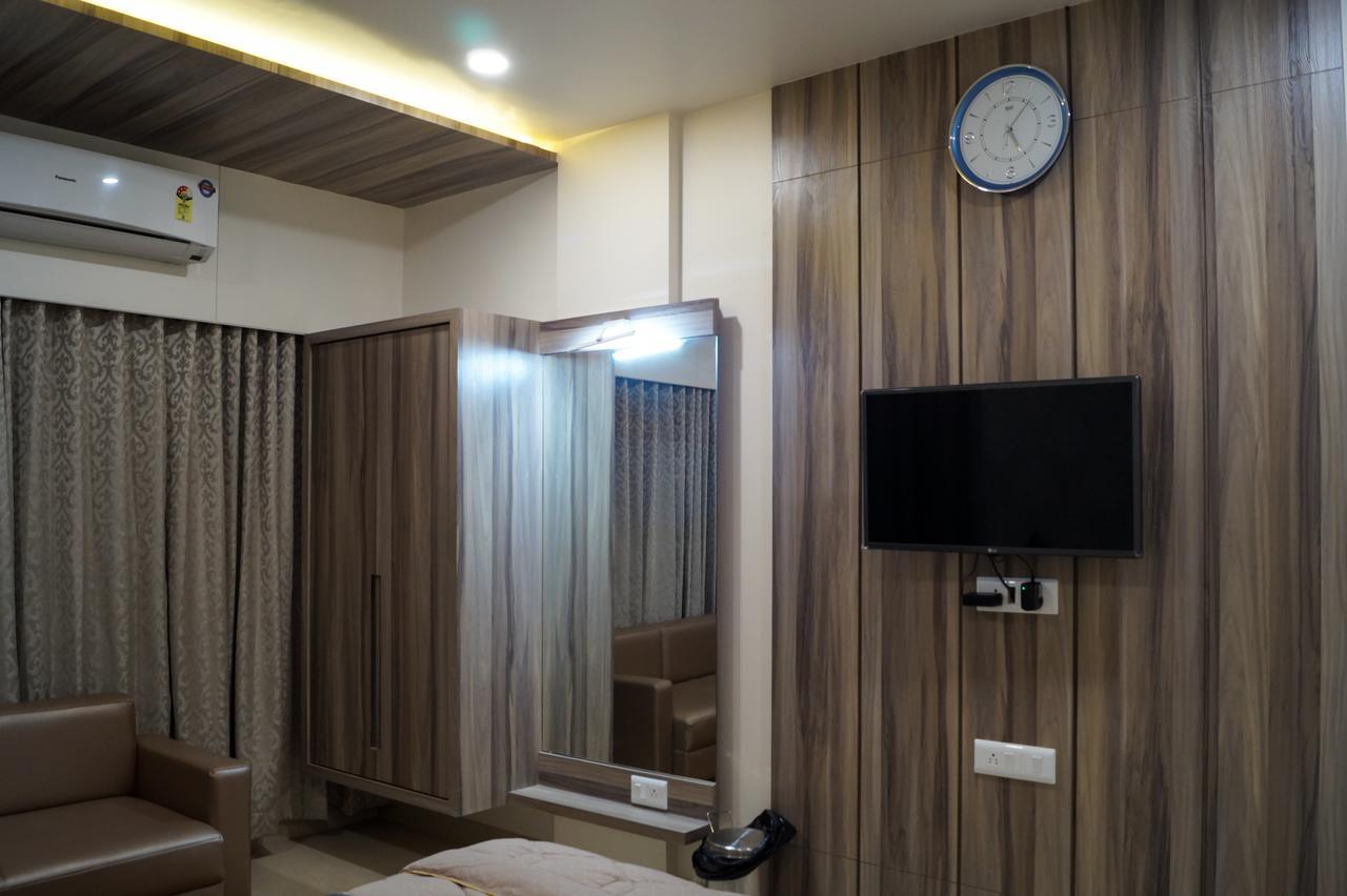 Hotel Midtown Vadodara Eksteriør bilde