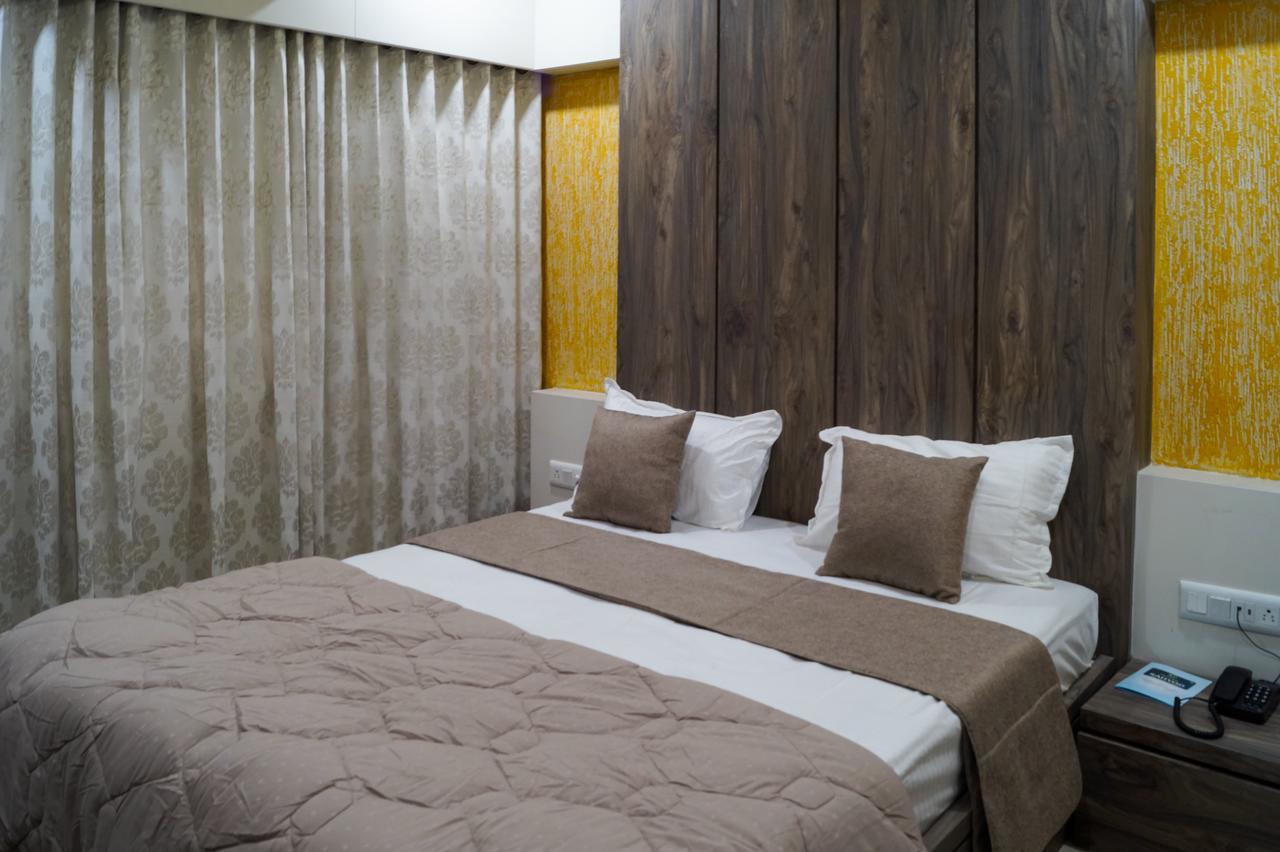 Hotel Midtown Vadodara Eksteriør bilde