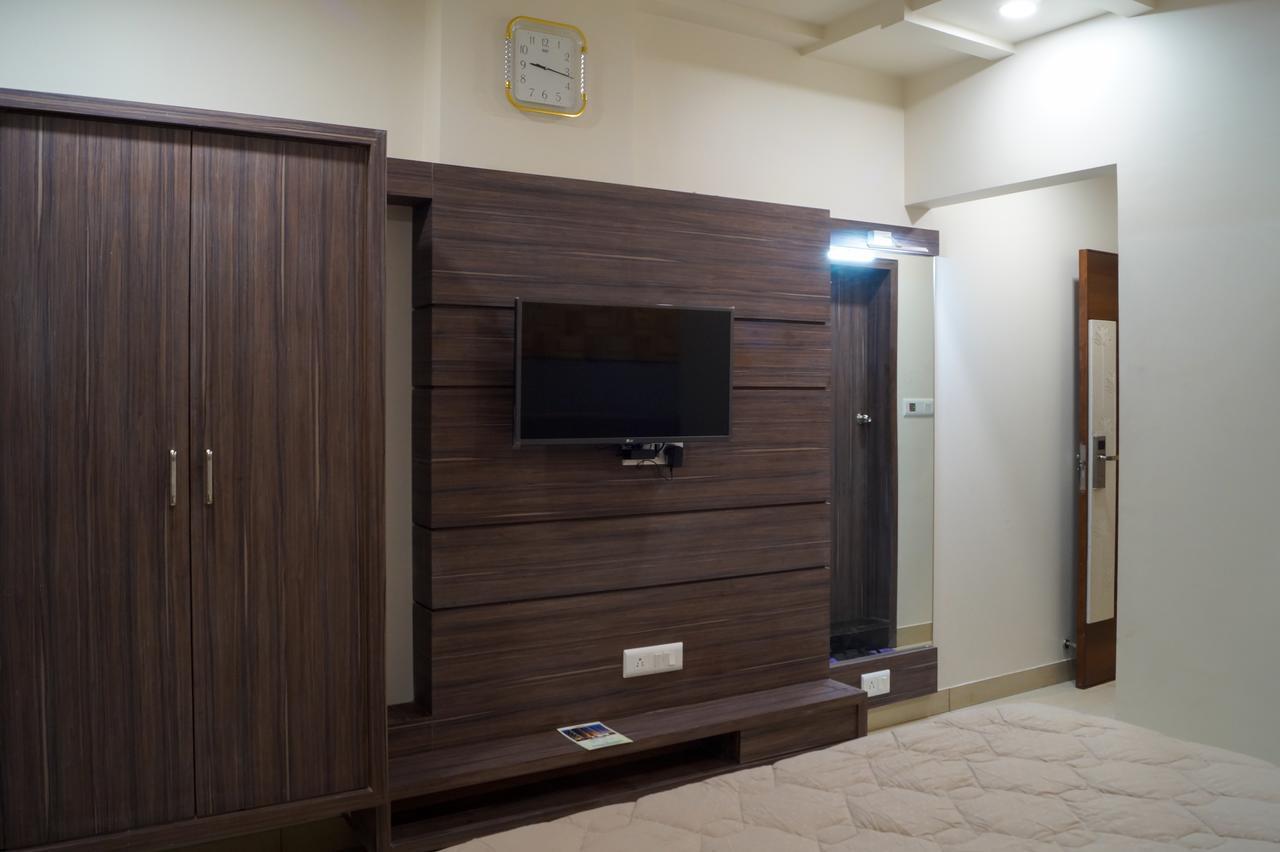 Hotel Midtown Vadodara Eksteriør bilde